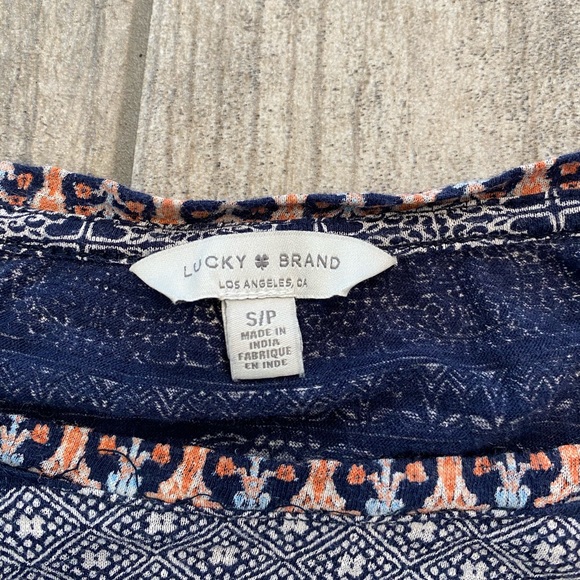 Lucky Brand Knot-Front Printed Tee - Picture 5 of 7
